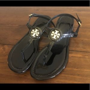 Tory Burch Flat w/ Gold Logo Size 8